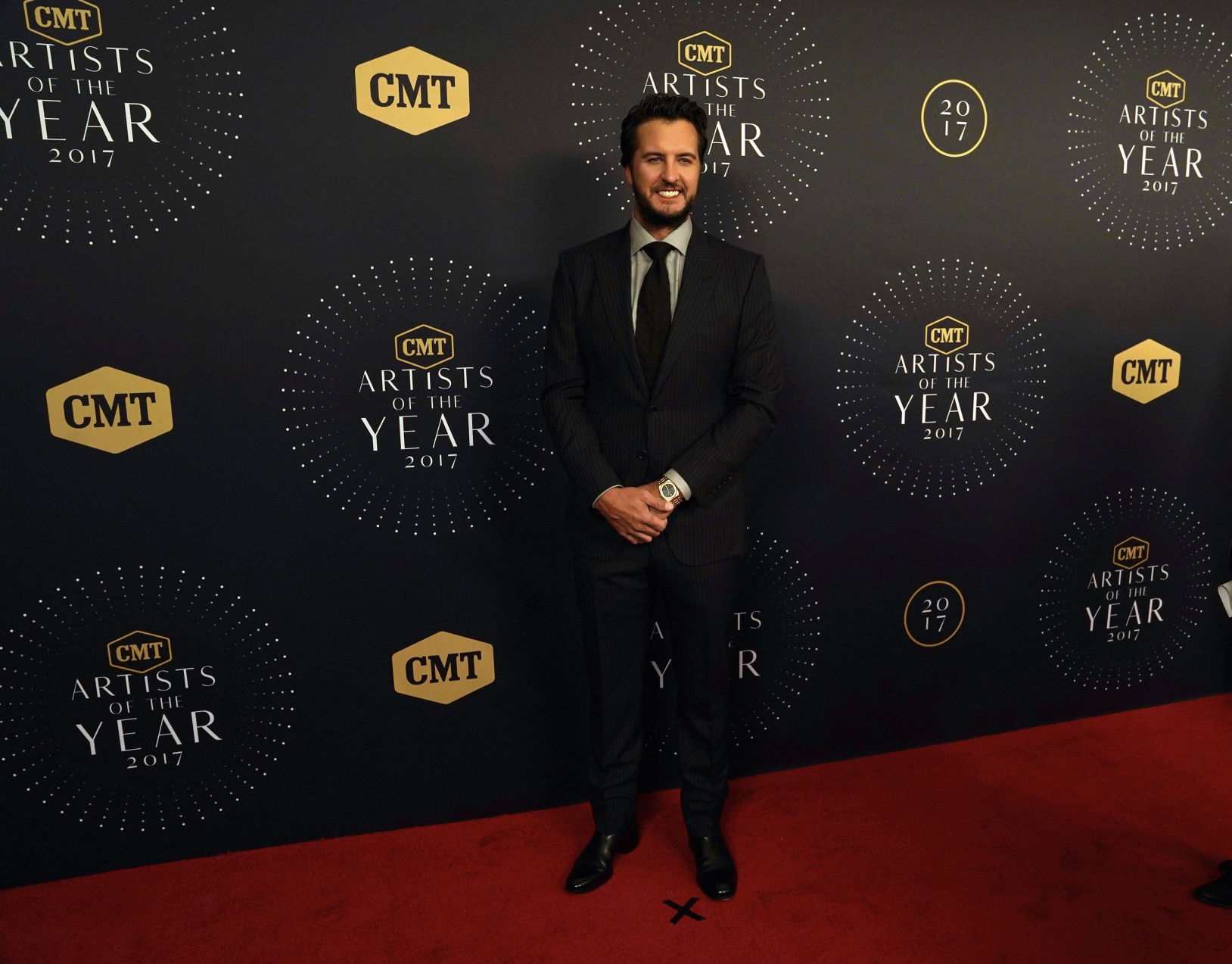 2017 CMT Artist of the Year Award - Arrivals